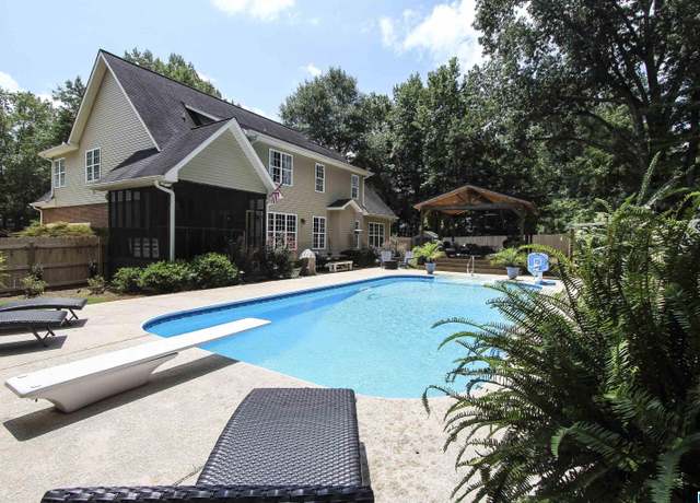 Property at 517 Woodridge Trl, Oxford, AL 36203, 5 beds, 3.5 baths
