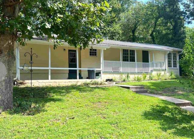 Property at 627 Dogwood Ln, Weaver, AL 36277, 3 beds, 2 baths