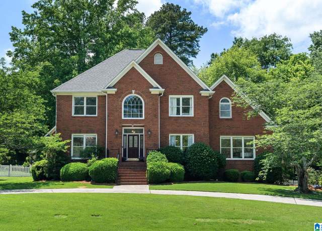Property at 3709 Carisbrooke Dr, Hoover, AL 35226, 5 beds, 3.5 baths