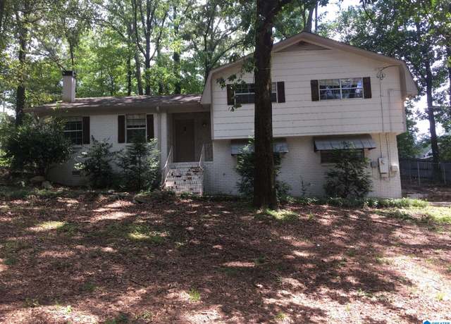Property at 1805 Mohawk Dr, Alabaster, AL 35007, 4 beds, 3 baths