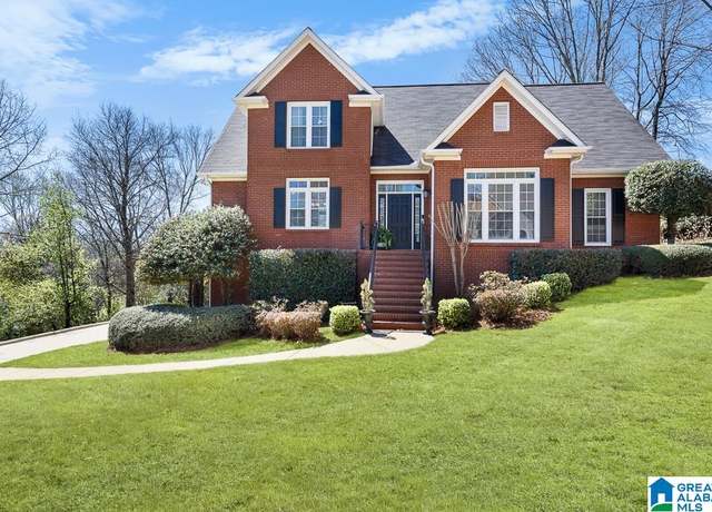 Property at 108 Southview Ln, Hoover, AL 35244, 4 beds, 4.5 baths