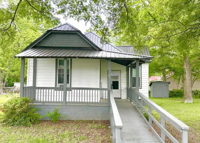 Property at 10 Comnock Ave, Gadsden, AL 35904, 2 beds, 1 bath