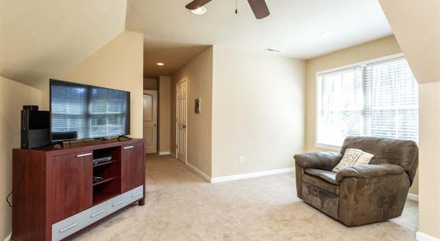 Photo of 213 Willow Lake Cir, Wilsonville, AL 35186