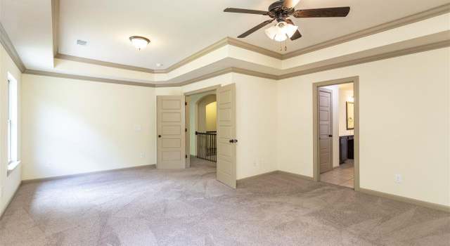 Photo of 677 Chelsea Station Cir, Chelsea, AL 35043