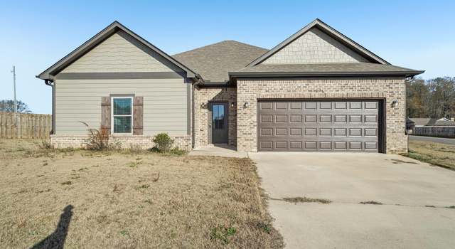 Photo of 334 Ballington Way, Clanton, AL 35045