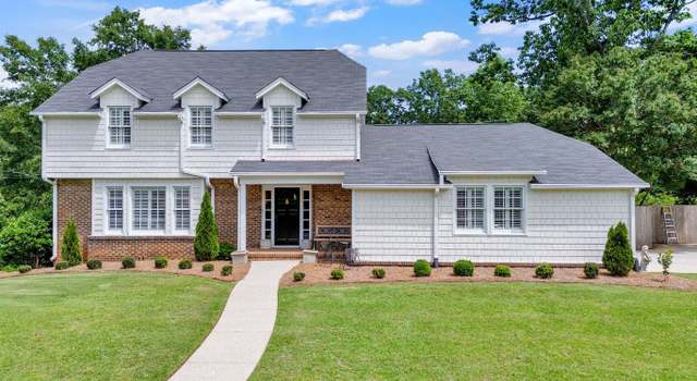 Photo of 2247 Mill Run Cir, Hoover, AL 35226