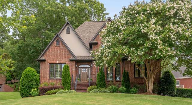 Photo of 800 Park View Cir, Vestavia Hills, AL 35242