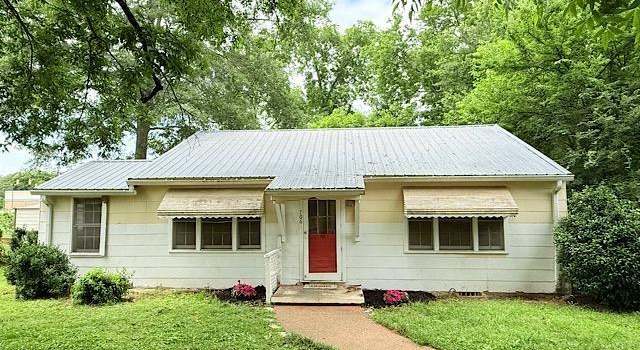 Photo of 706 Coffee St E, Talladega, AL 35160