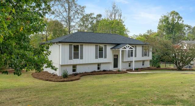 Photo of 2201 Locke Cir, Hoover, AL 35226