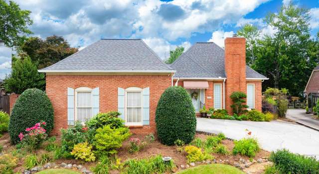 Photo of 2572 Crossgate Pl, Vestavia Hills, AL 35216