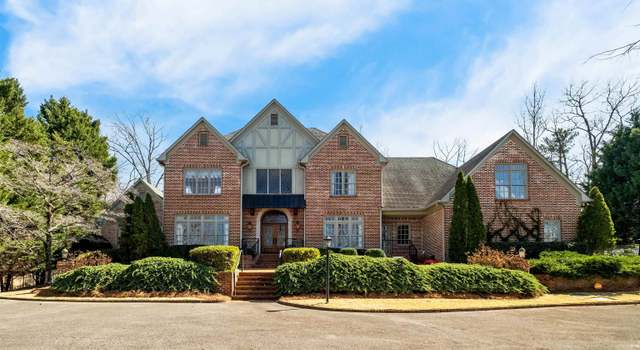 Photo of 537 Castlebridge Ln, Hoover, AL 35242