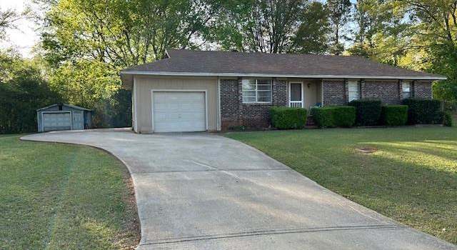Photo of 385 Cloverdale Dr, Sylacauga, AL 35150