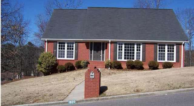 Photo of 1820 Winewood Rd, Birmingham, AL 35215