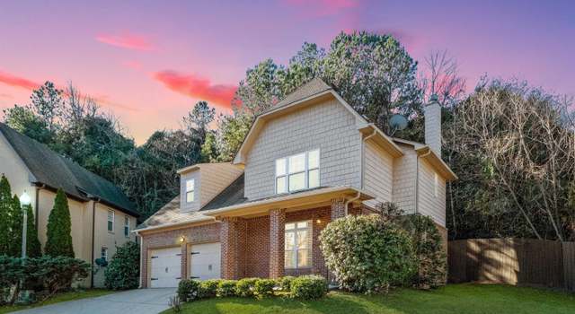 Photo of 180 Castlehill Dr, Vestavia Hills, AL 35226