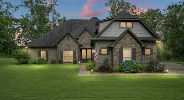 Photo of 63 Mallory Cir, Sylacauga, AL 35151
