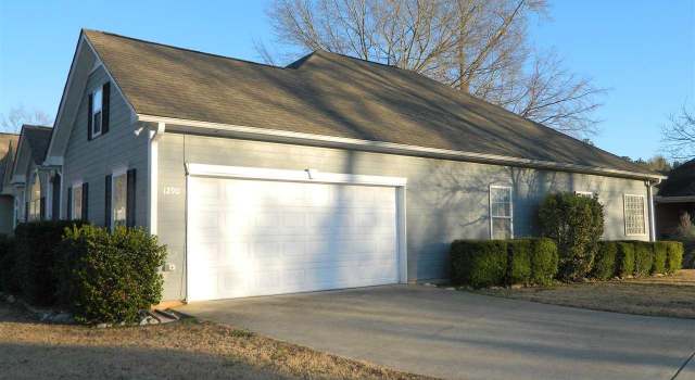 Photo of 1290 Amberley Woods Dr, Helena, AL 35080