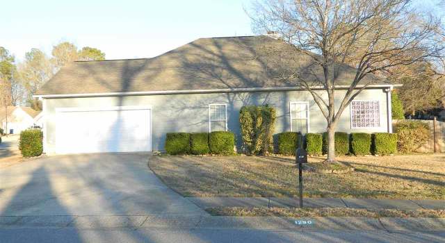 Photo of 1290 Amberley Woods Dr, Helena, AL 35080
