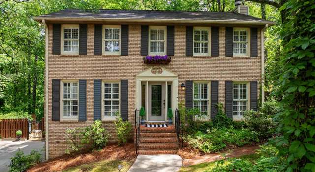 Photo of 2017 Crossvine Rd, Hoover, AL 35244