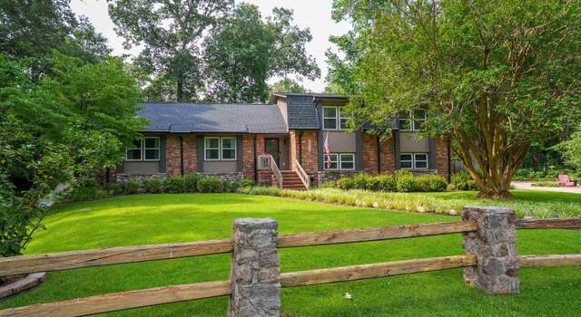 Photo of 2912 Monte Deste Dr, Hoover, AL 35216