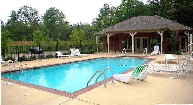 Photo of 128 Bent Creek Dr, Chelsea, AL 35043