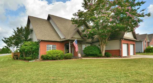 Photo of 401 Waterford Highlands Way, Calera, AL 35040