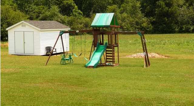 Photo of 208 Darnell Dr, Vincent, AL 35178