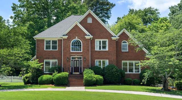 Photo of 3709 Carisbrooke Dr, Hoover, AL 35226