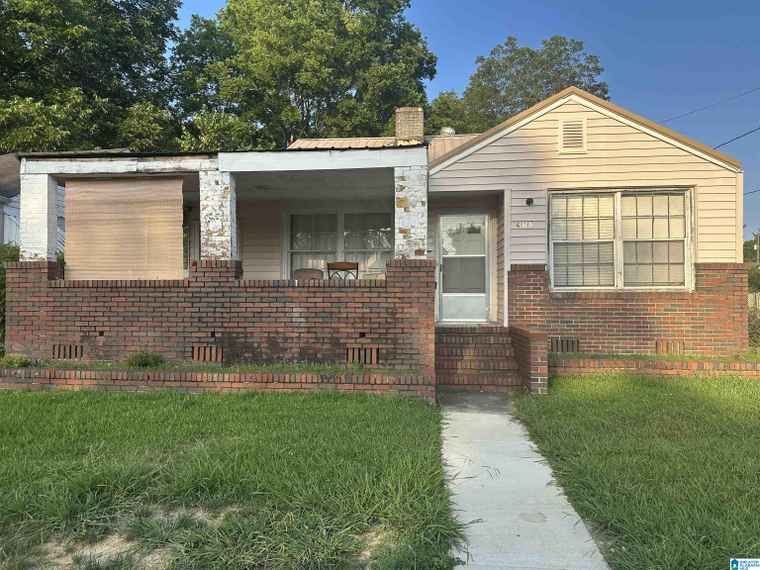 Photo of 613 27th St SW Birmingham, AL 35211