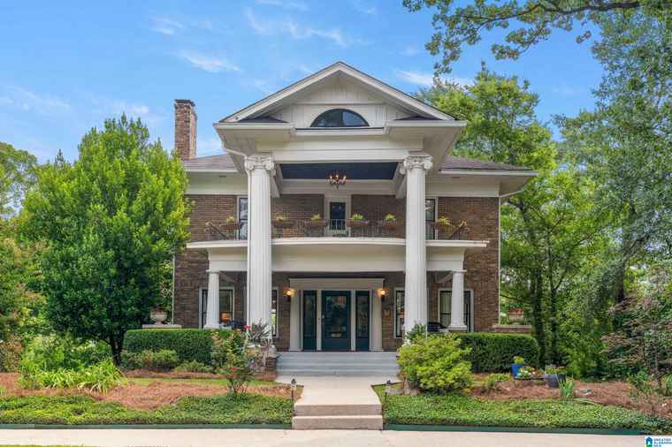 Photo of 1117 Lakeview Cres Birmingham, AL 35205