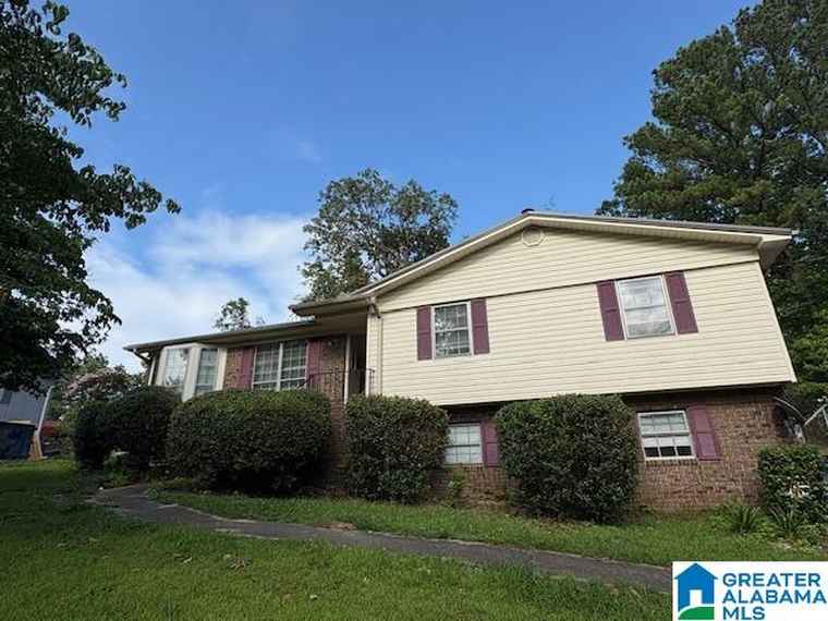 Photo of 1281 Pine Tree Dr Birmingham, AL 35235