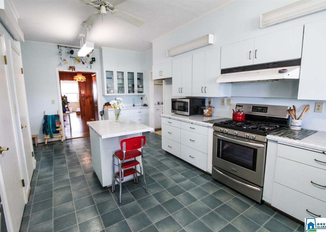 306 Reynolds St NW, Jacksonville, AL 36265