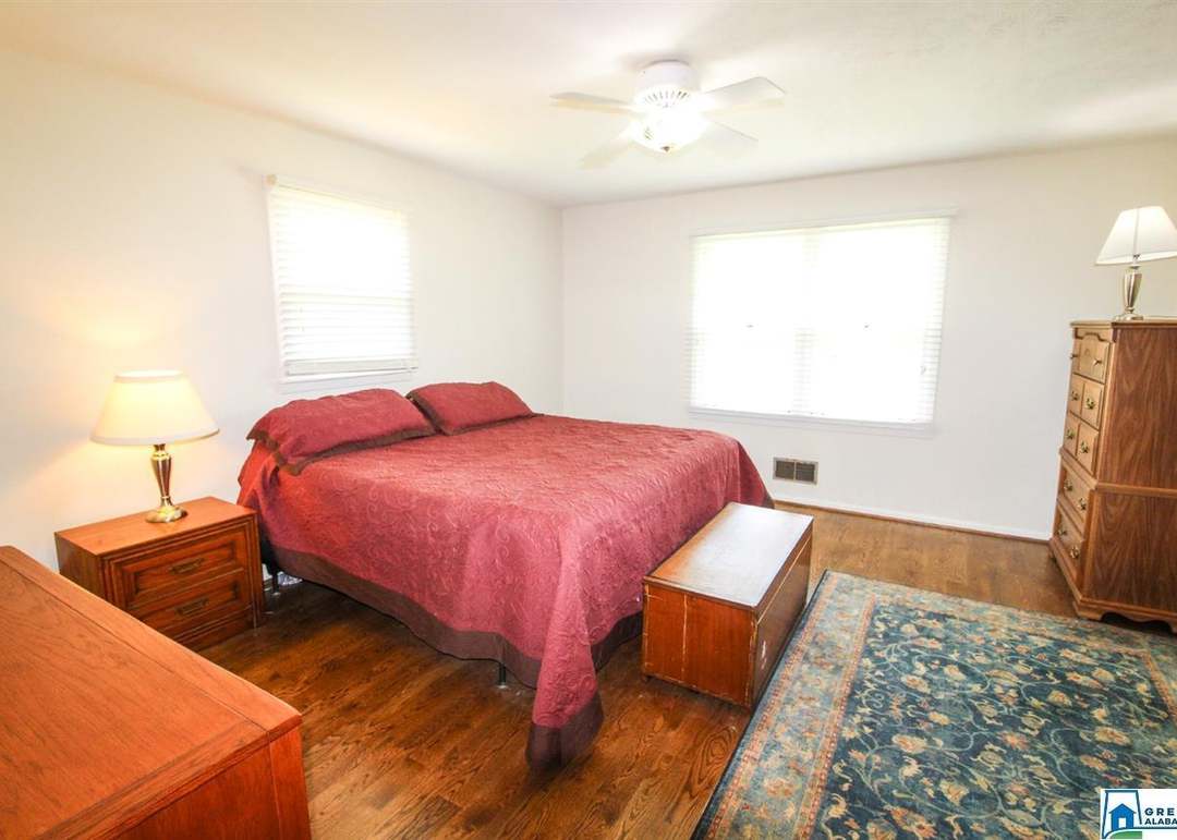 306 Reynolds St NW, Jacksonville, AL 36265