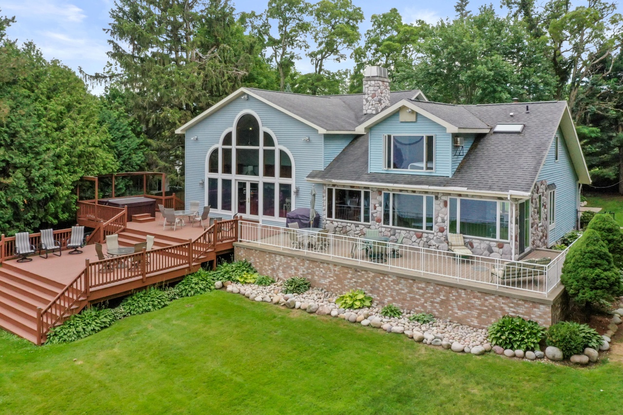 Cadillac Michigan Lakefront Homes For Sale at Sandra Copeland blog