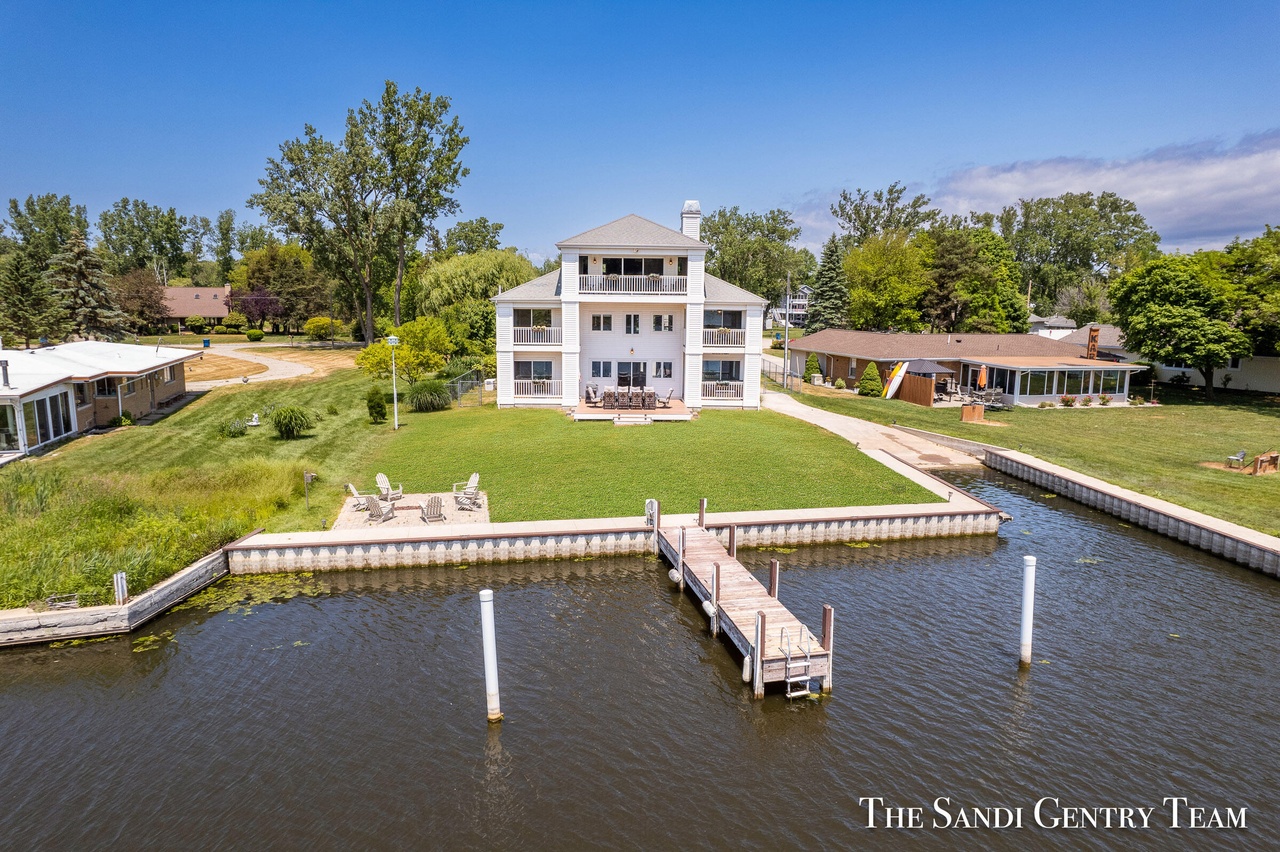 17680 Spahr St, Spring Lake, MI 49456 MLS 23020421 Redfin