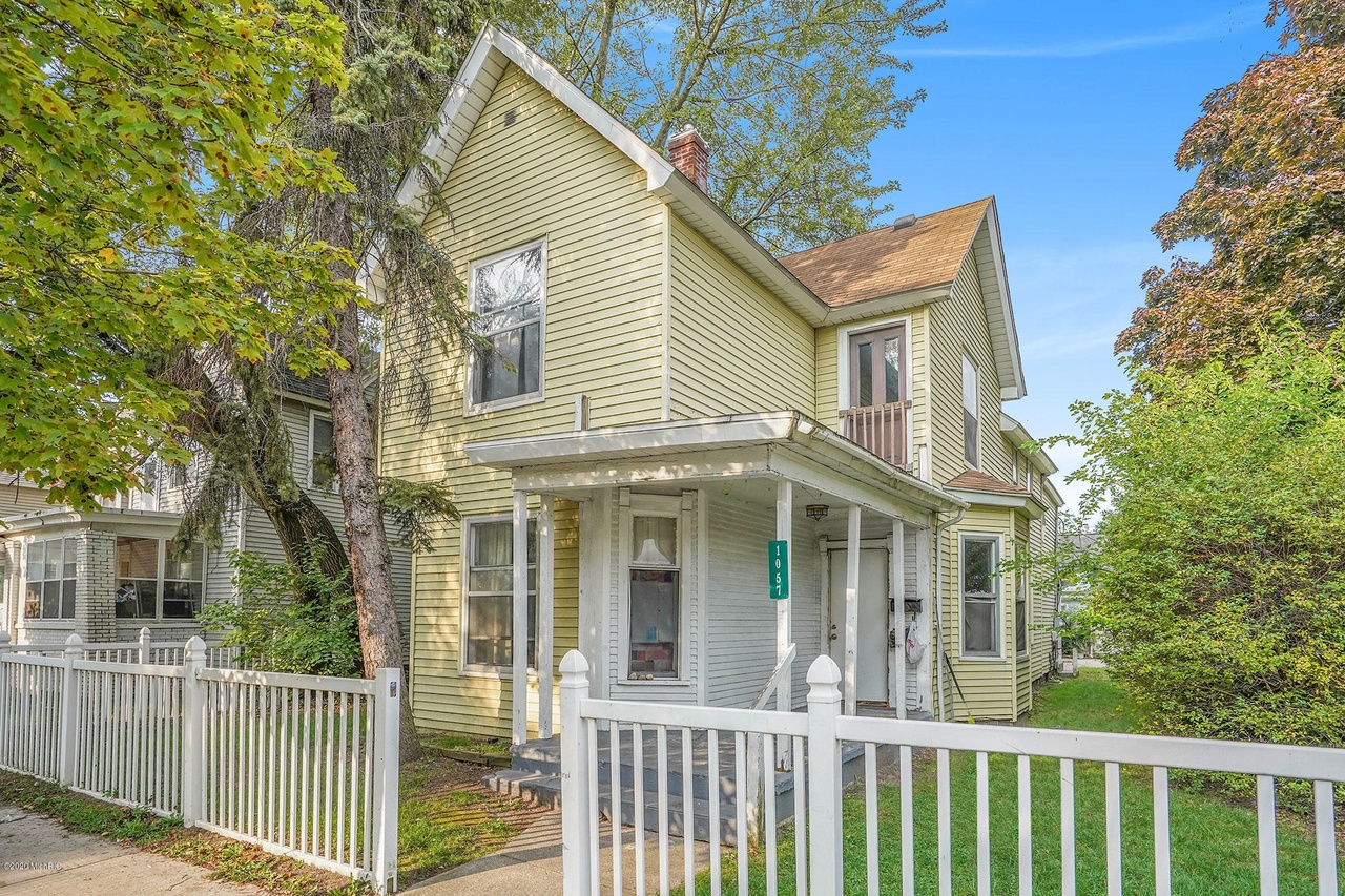 1057 Alpine Ave NW, Grand Rapids, MI 49504 | MLS# 20039625 | Redfin
