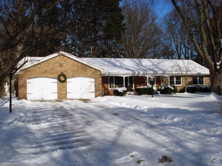 1541 N Bonny Bruce Dr, Stevensville, MI 49127