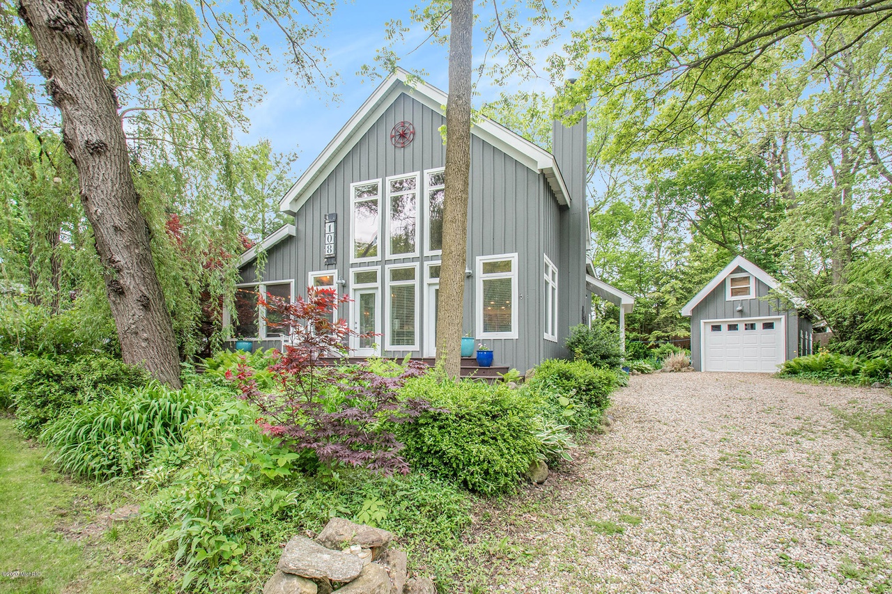 108 S Thompson St New Buffalo Mi Mls Redfin