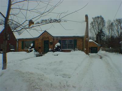 525 Woodlawn Ave, Grand Haven, MI 49417