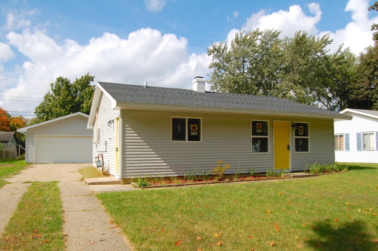 2412 Westfield Dr, Niles, MI 49120