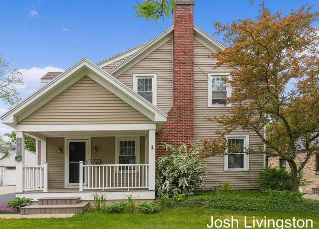 Property at 957 Breton Rd SE, Grand Rapids, MI 49506, 3 beds, 1.5 baths