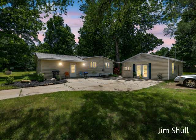 Property at 37920 22nd St, Kalamazoo, MI 49009, 3 beds, 2 baths