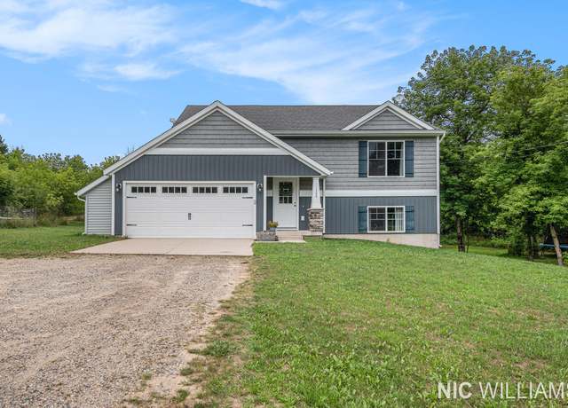 Property at 1530 21 Mile Rd NE, Cedar Springs, MI 49319, 3 beds, 2 baths