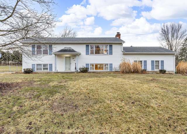 Property at 1307 Winston Dr, Jackson, MI 49203, 4 beds, 2 baths