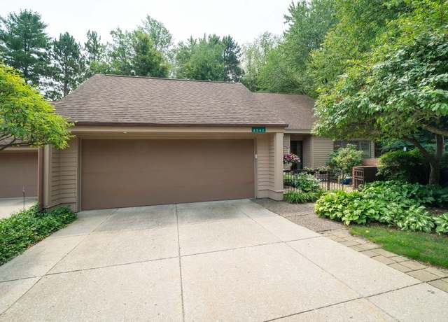 Property at 6562 Glaston Ct SE, Grand Rapids, MI 49546, 2 beds, 3 baths