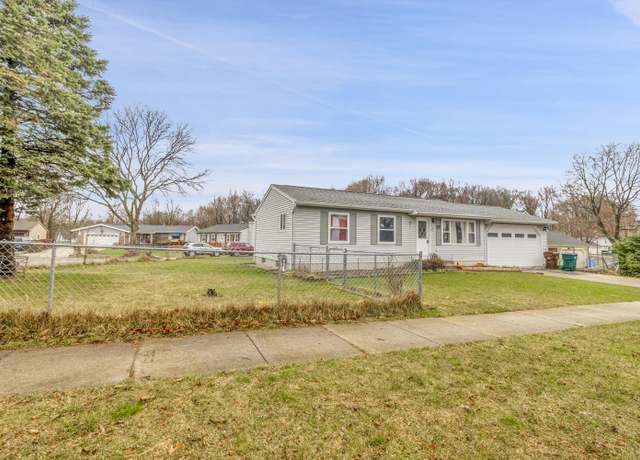 Property at 5724 Ellendale Dr, Lansing, MI 48911, 3 beds, 2 baths