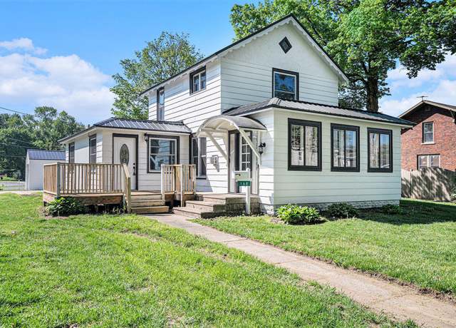 Property at 160 W Fourth St, Constantine, MI 49042, 3 beds, 2 baths