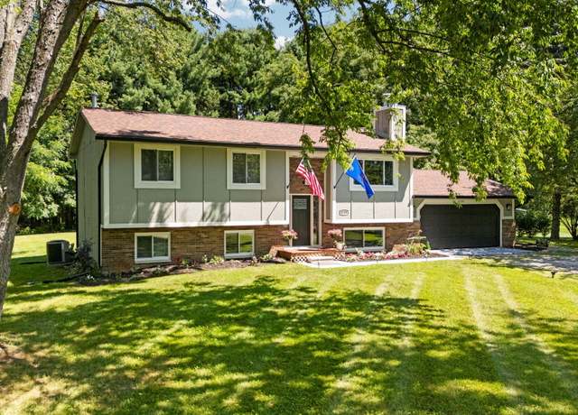 Property at 8739 Coyle Dr, Pinckney, MI 48169, 4 beds, 2.5 baths