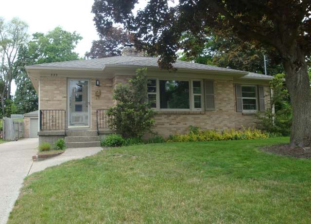 Property at 335 Bristol Ave NW, Grand Rapids, MI 49504, 3 beds, 1.5 baths