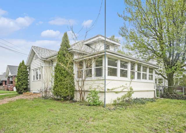 Property at 101 Withey St SE, Grand Rapids, MI 49507, 4 beds, 1.5 baths