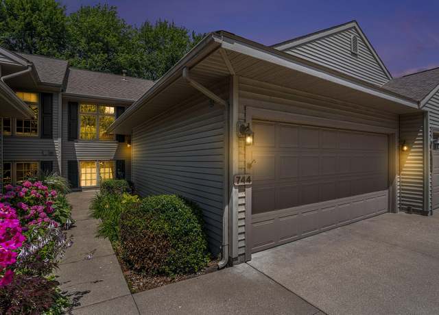 Property at 744 Tournament Cir, Norton Shores, MI 49444, 3 beds, 2.5 baths